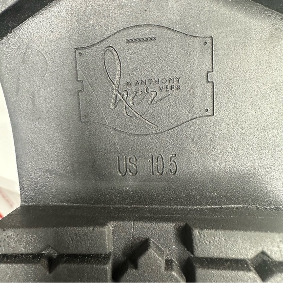 Anthony Veer Women's Olivia Lug Sole Chelsea Boot in Black Leather. Sz: 9.5/10.5 - Picture 10 of 10